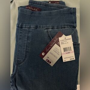 Gloria Vanderbilt slim leg pull on jeans size 6 long